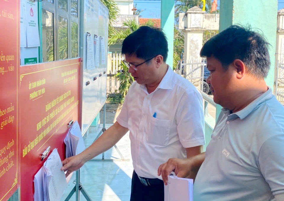 Kiểm tra công tác chuẩn bị bầu cử HĐND tỉnh tại Đơn vị bầu cử số 01